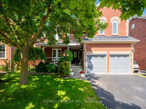 33 Watford St, Whitby, ON, L1M1E6 | Card Image