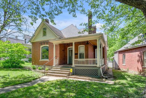 203 Arlington Ave, Lexington, KY, 40508-2707 | Card Image