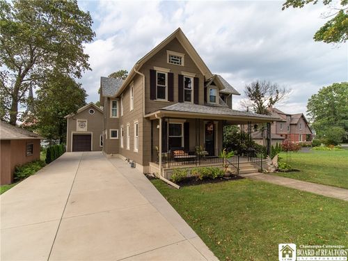 7 1st St, Westfield, NY, 14787-1405 | Card Image