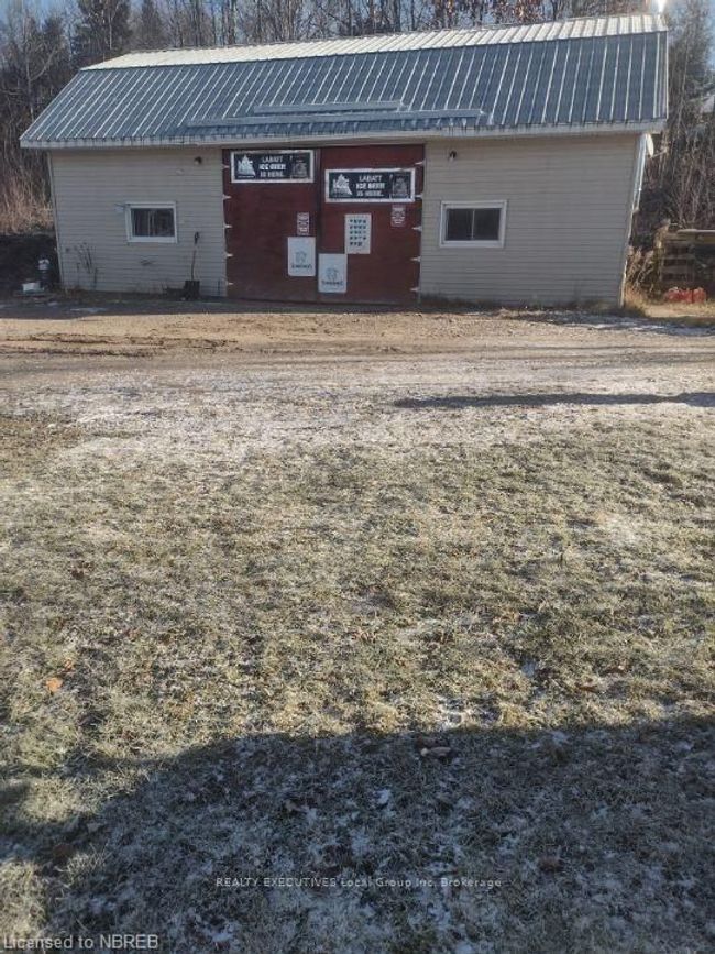 292 Grand Desert Rd, House other with 3 bedrooms, 1 bathrooms and 6 parking in Bonfield ON | Image 4