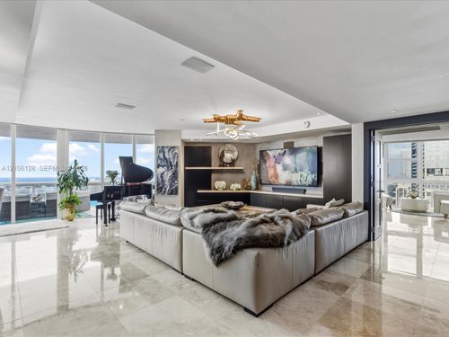 5101-18201 Collins Ave, Sunny Isles Beach, FL, 33160-5107 | Card Image