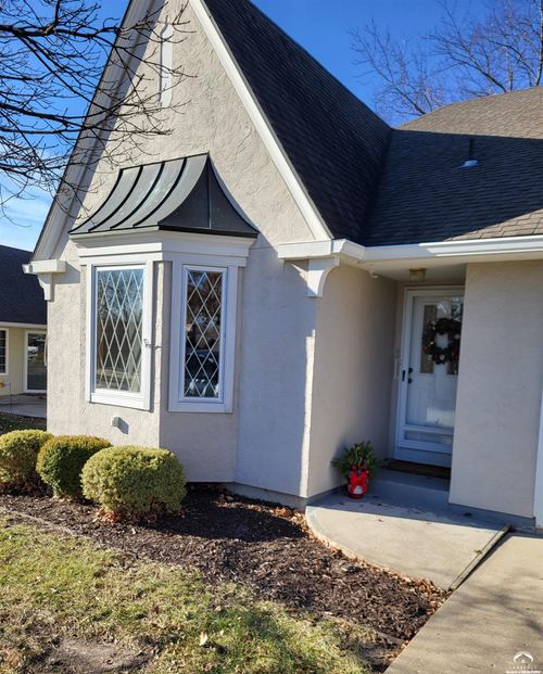 2728 Chipperfield Rd, Lawrence, KS, 66047-3180 | Card Image