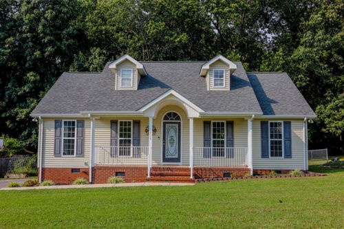 110 Duck Hawk Dr, Mc Minnville, TN, 37110-7786 | Card Image