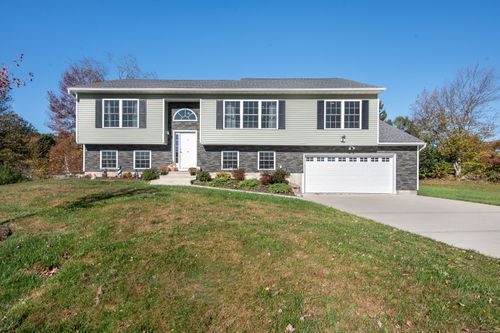 34 Pear Tree Dr, Naugatuck, CT, 06770-3585 | Card Image