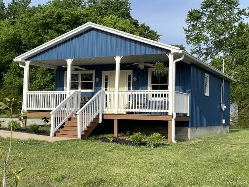 105 General Ave, Centerville, TN, 37033-1827 | Card Image