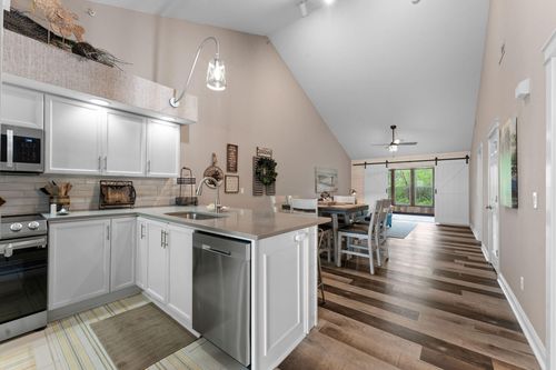 apt-17-225 Lower Emerald Bay Cir, Hollister, MO, 65672-4875 | Card Image