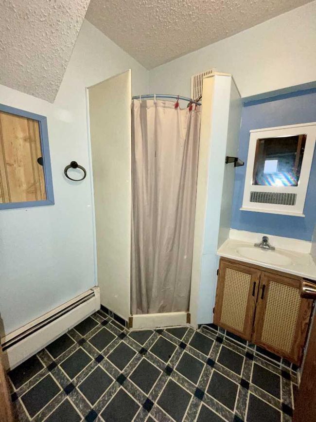 5044 50 St, House other with 4 bedrooms, 2 bathrooms and 4 parking in Islay AB | Image 10