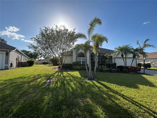 7448 39th Ct, SARASOTA, FL, 34243-5104 | Card Image