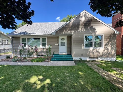 1175 28th St, Marion, IA, 52302-1854 | Card Image