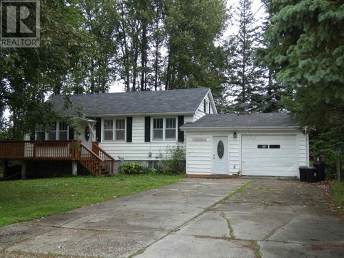 102 Cedar Cres, Longlac, ON, P0T | Card Image