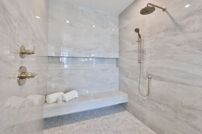2201 - 2007 James St, Condo with 3 bedrooms, 2 bathrooms and null parking in Burlington ON | Image 25