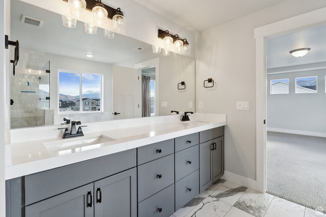 primary bath | Image 22