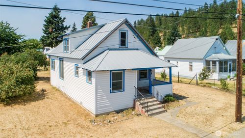 309 N Peoh Ave, Cle Elum, WA, 98922-1232 | Card Image