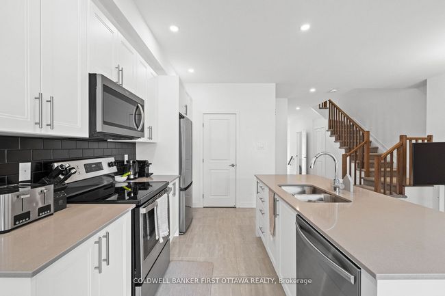 4010 Jockvale Rd, House attached with 3 bedrooms, 3 bathrooms and 1 parking in Nepean ON | Image 13