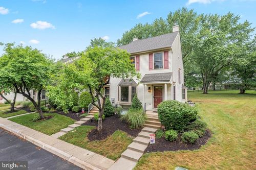 947 Dogwood Ct, POTTSTOWN, PA, 19464-9237 | Card Image