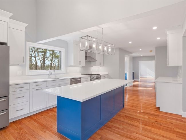 6 Lovis Ave, House other with 4 bedrooms, 3 bathrooms and 6 parking in Wakefield MA | Image 6