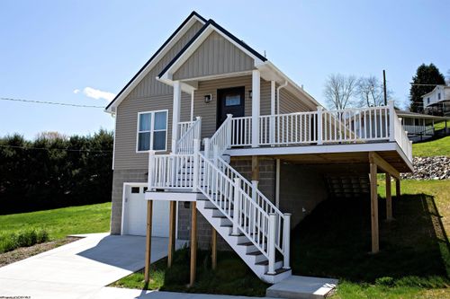 110 Edison Street, Nutter Fort, WV, 26301 | Card Image