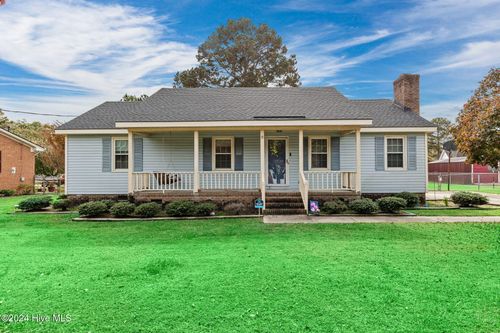 1106 Par Three Dr S, Wilson, NC, 27893-6810 | Card Image