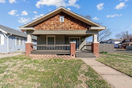 861 Highland Ave, Salina, KS, 67401-4942 | Card Image