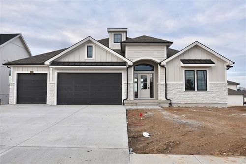 8312 Ne 76th Ter, Kansas City, MO, 64158-1433 | Card Image