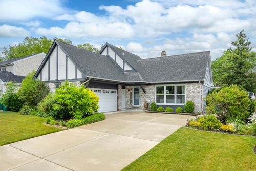 791 Thompson Blvd, Buffalo Grove, IL, 60089-1013 | Card Image
