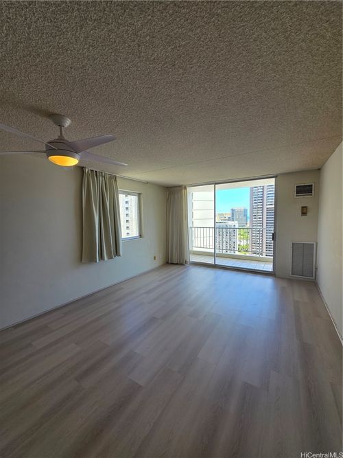 2815-400 Hobron Ln, Honolulu, HI, 96815-1207 | Card Image