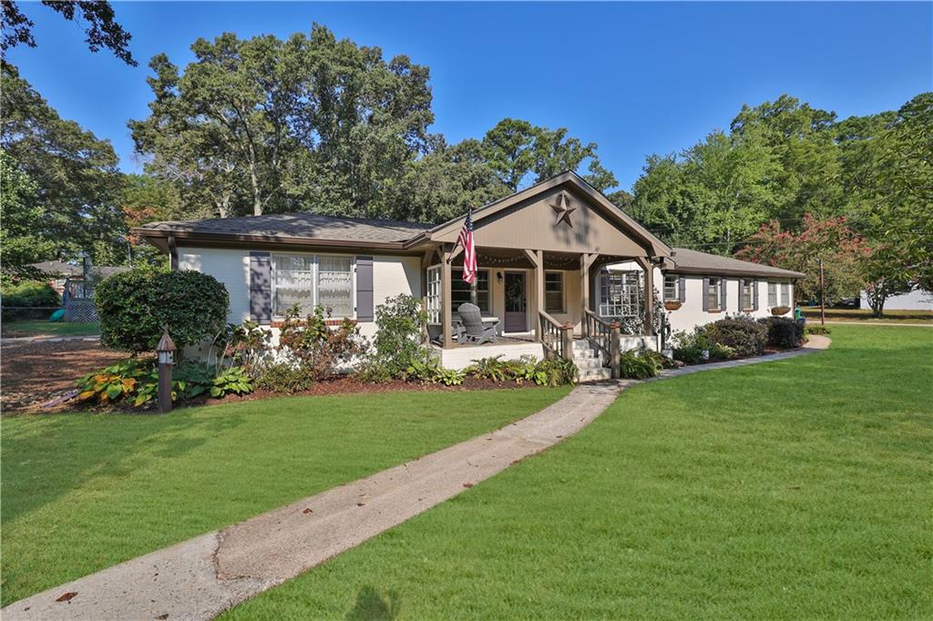 Woods Cir, Stone Mountain, GA 30087