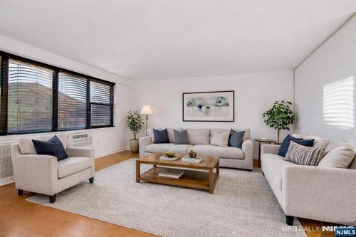 500 Central Ave, Union City, NJ, 07087-5302 | Card Image