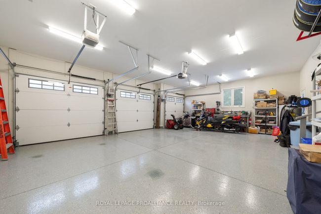18 Windwhisper Dr, House other with 3 bedrooms, 2 bathrooms and 7 parking in Plainfield ON | Image 33