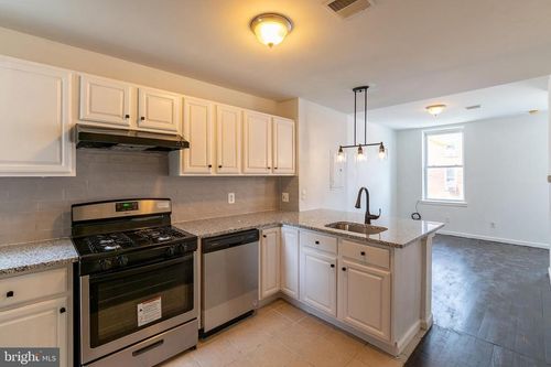 2-305 N 41st St, PHILADELPHIA, PA, 19104-2233 | Card Image