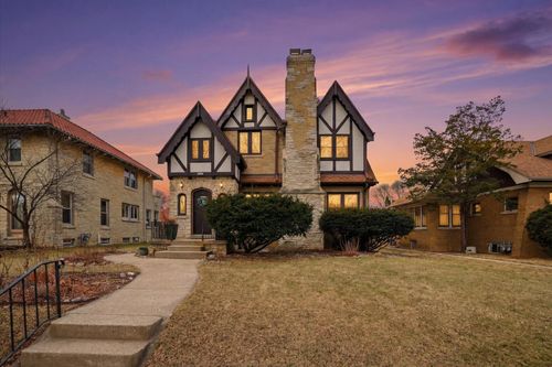 3237 N 51st Blvd, Milwaukee, WI, 53216-3235 | Card Image