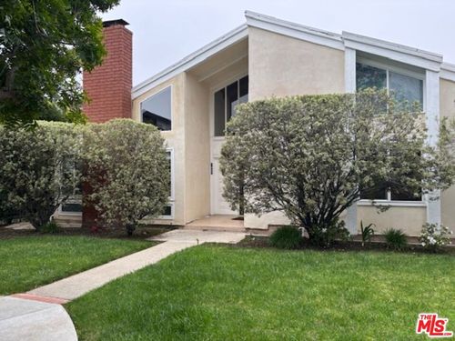 1337 Avenida De Cortez, Pacific Palisades, CA, 90272-2124 | Card Image