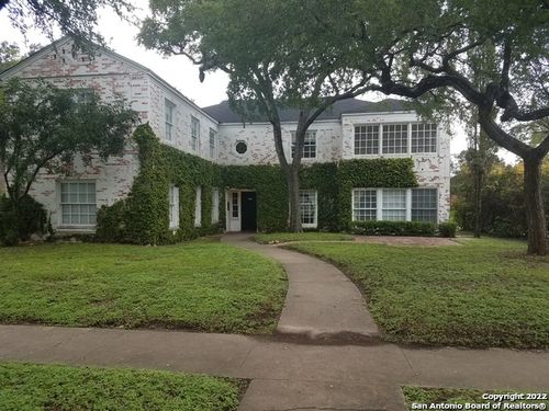 apt-2-335 E Rosewood Ave, San Antonio, TX, 78212-5252 | Card Image