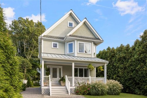 388 Shore Acres Ave, North Kingstown, RI, 02852-4532 | Card Image