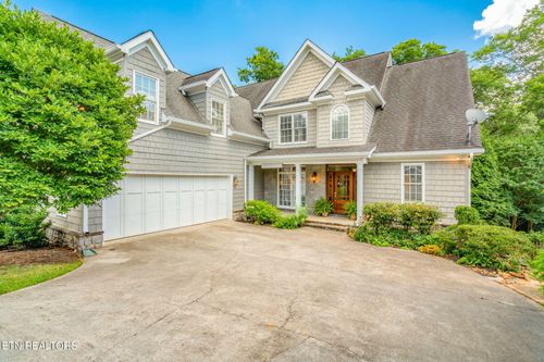 6714 Forest Village Way, Knoxville, TN, 37919-1903 | Card Image