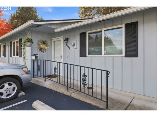 1008 W L St, Springfield, OR, 97477 | Card Image