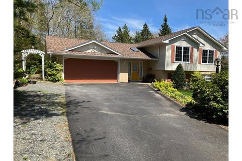 16 Sherwood Dr, Stillwater Lake, NS, B3Z1G9 | Card Image