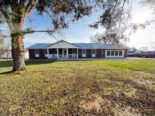 74 Freedom Ln, Winchester, TN, 37398-3032 | Card Image