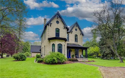 525 Silver Street, Mount Forest, ON, N0G2L3 | Card Image