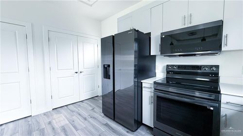 3-1201 E Iris Ave, McAllen, TX, 78501-3285 | Card Image