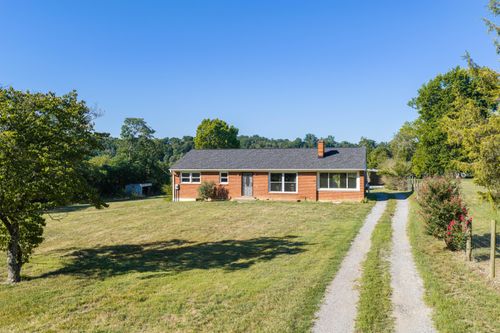 3549 Narrow Passage Rd, Buchanan, VA, 24066-4068 | Card Image