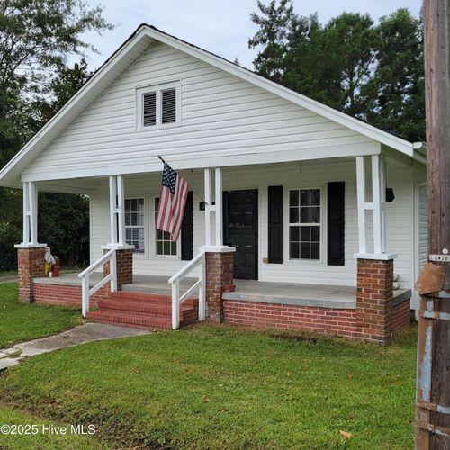205 N Dudley St, Burgaw, NC, 28425-5447 | Card Image