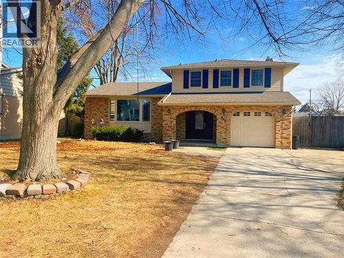 904 Allandale Dr, Sarnia, ON, N7S3E4 | Card Image