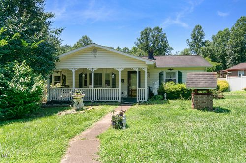 811 Queens St, Lenoir, NC, 28645-4816 | Card Image