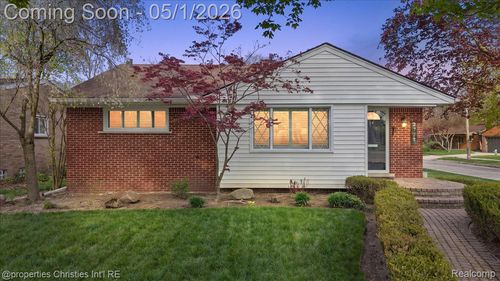 2727 Ferncliff Ave, Royal Oak, MI, 48073-4607 | Card Image