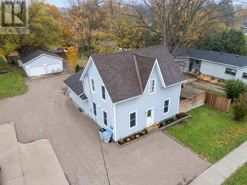 {{alt}} | Card Image