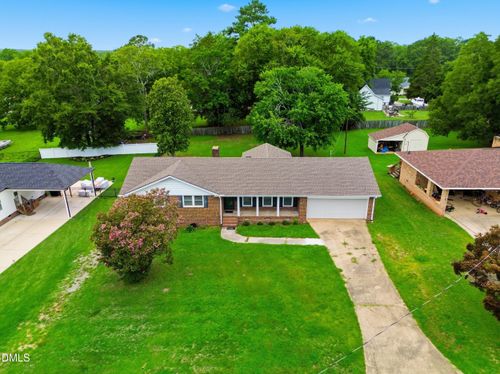 318 Crescent Dr, Clayton, NC, 27520-2610 | Card Image
