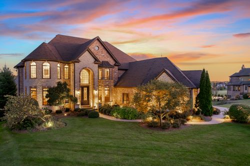 39W431 Long Meadow Ln, St. Charles, IL, 60175-7946 | Card Image