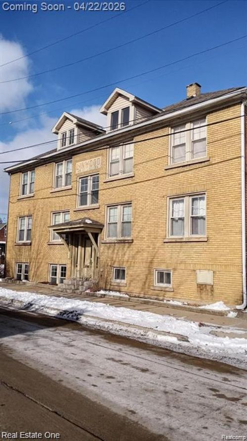 2w-4700 Curtis St, Dearborn, MI, 48126-4663 | Card Image