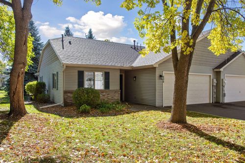 698 Monn Ave, Vadnais Heights, MN, 55127-7168 | Card Image